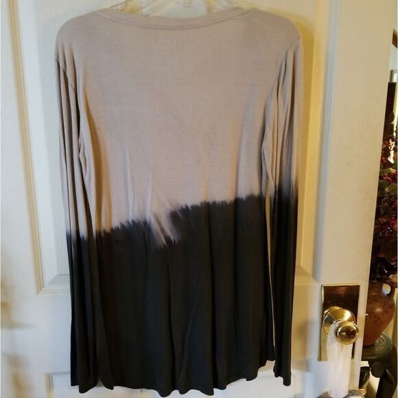 GO COUTURE TAUPE & INK TOP - Picture 2 of 3